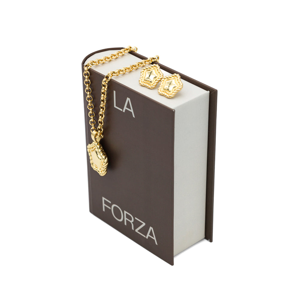LA FORZA Daisy Necklace close-up campaign image gold jewelry